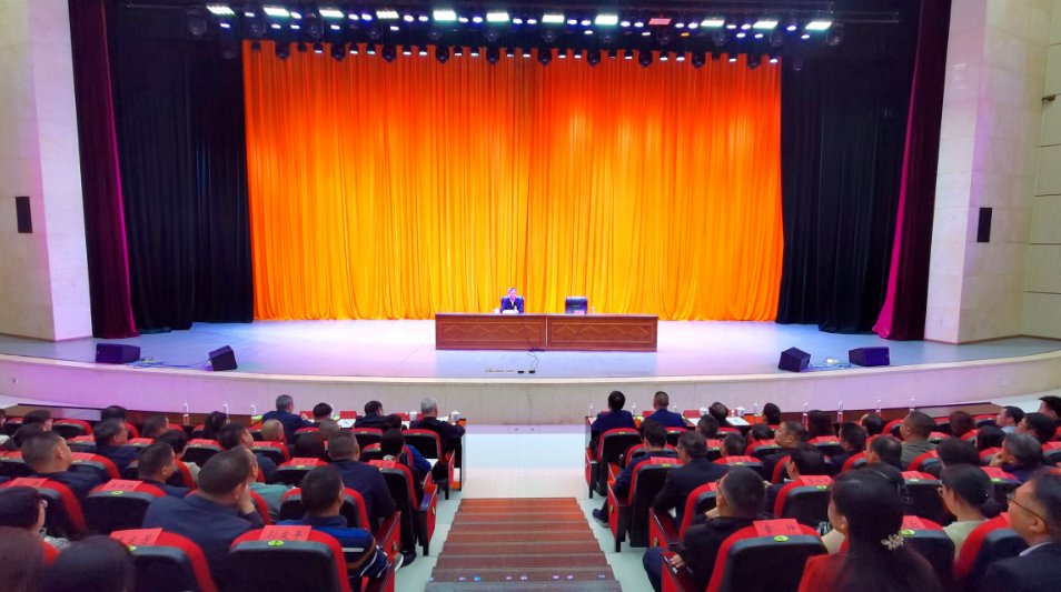 严华在邵阳学院讲授思政课2023年10月20日