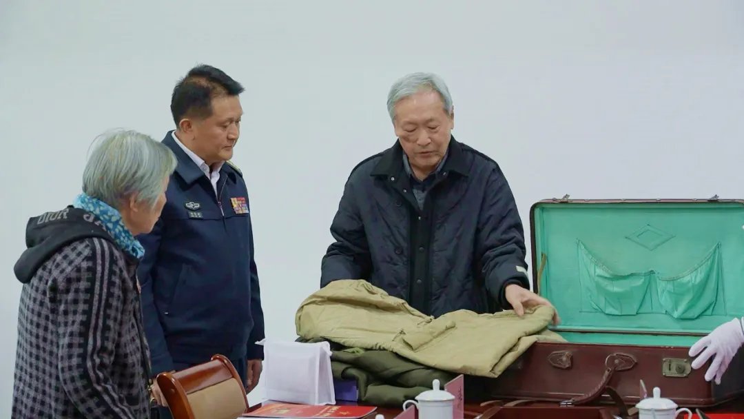 邵阳县籍开国少将唐健如后代捐赠27件革命文物