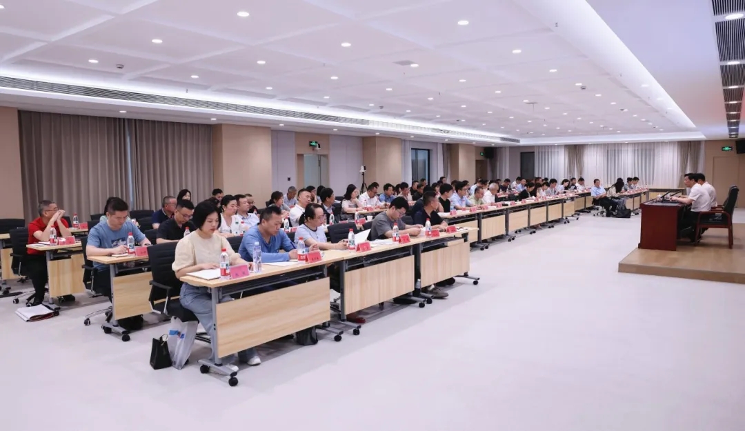 湖南省发展改革委、省委党校举办《民营经济促进法》暨民营经济政策宣传培训