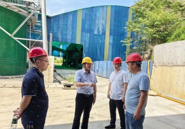 全县四级人大代表集中进站开展“法治护绿人大行”活动