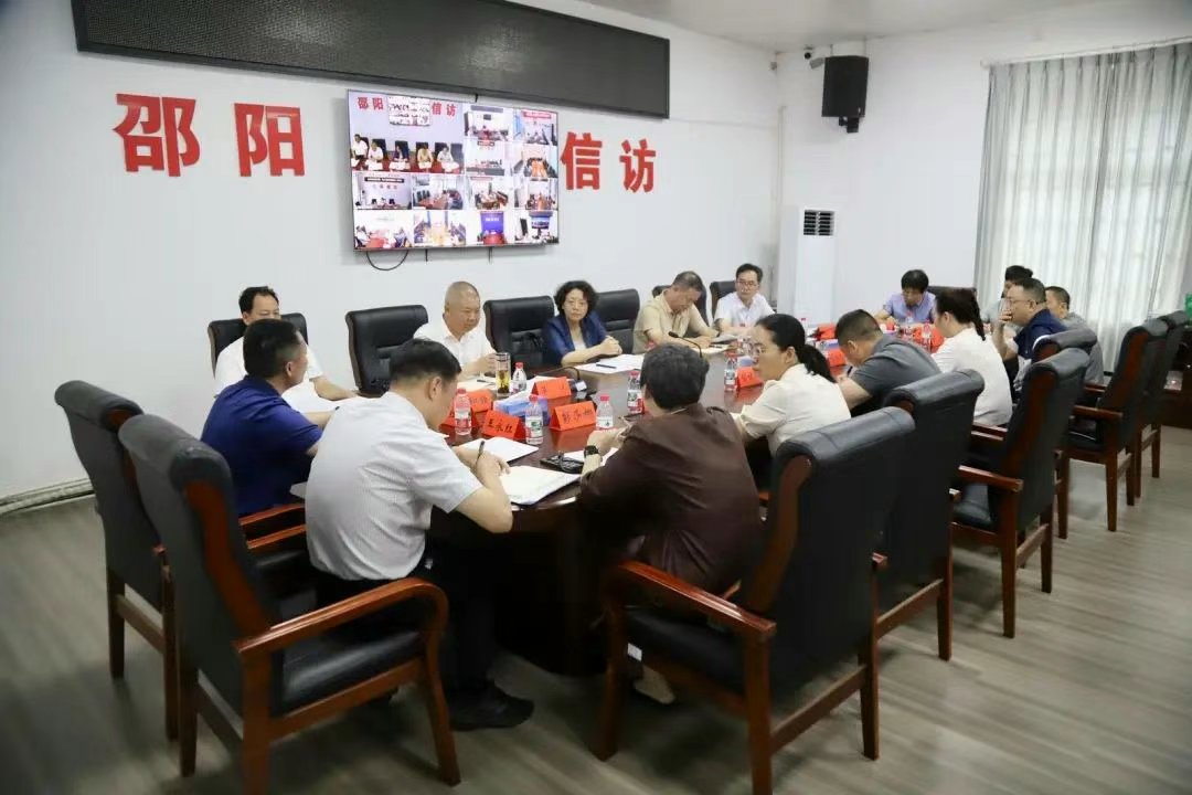 程蓓到邵阳市委群众来访接待中心接待来访群众