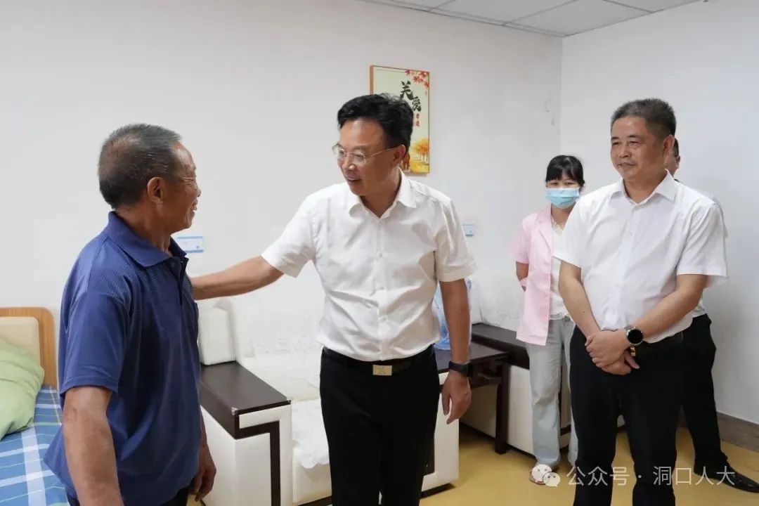 吴韬督办人大代表建议办理并参加代表小组活动