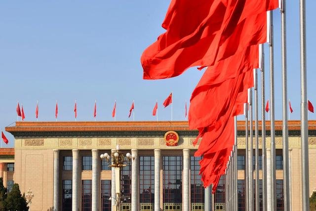 依法治国：把造福人民作为根本价值取向！