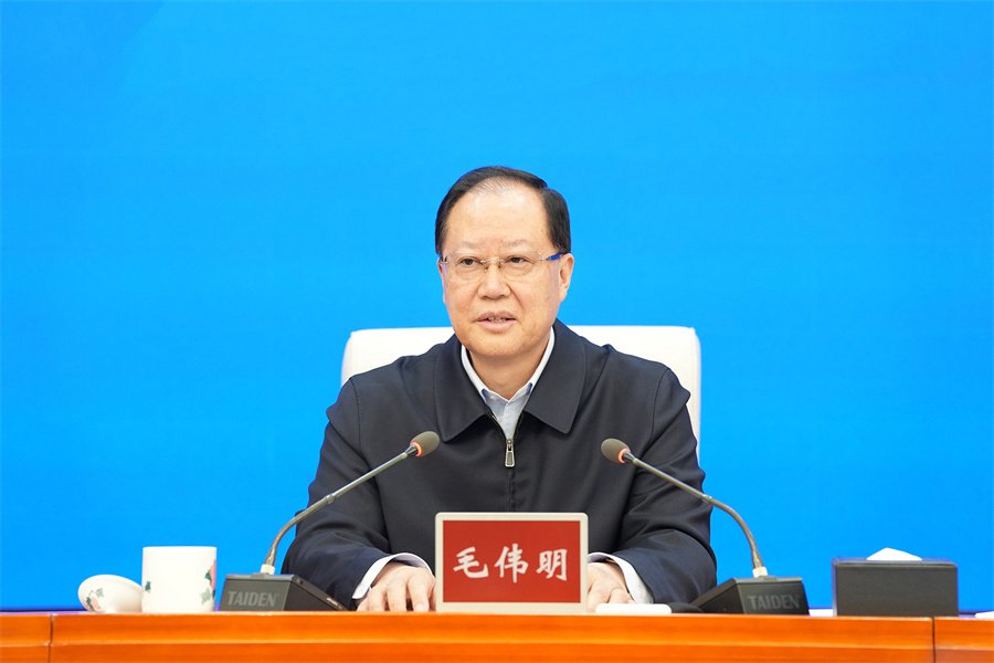 毛伟明：深入贯彻落实全国两会精神 全力推动“十五五”开好局起好步