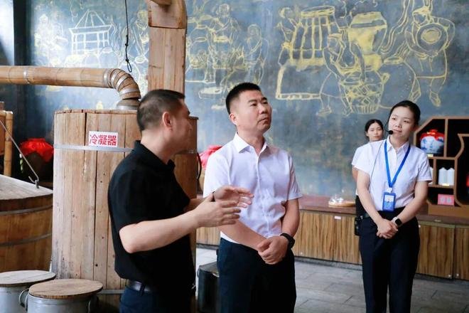 曾晚生带队开展“企业服务年”集中走访活动