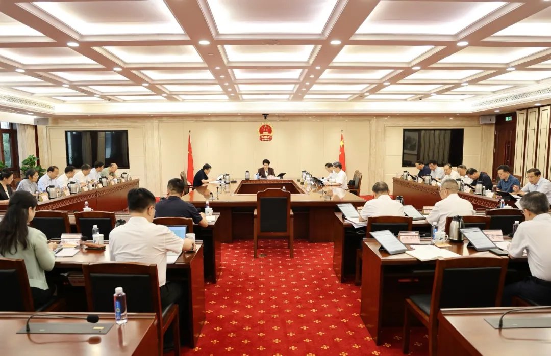 吴桂英主持召开省人大常委会党组2026年第13次会议