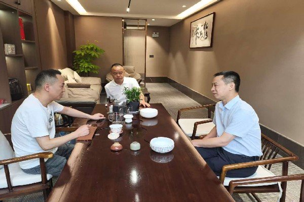 大祥区人大常委会领导班子深入企业走访调研打通发展堵点