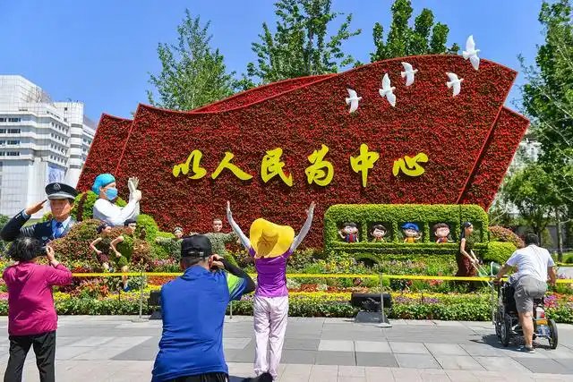深入理解践行以人民为中心的发展思想