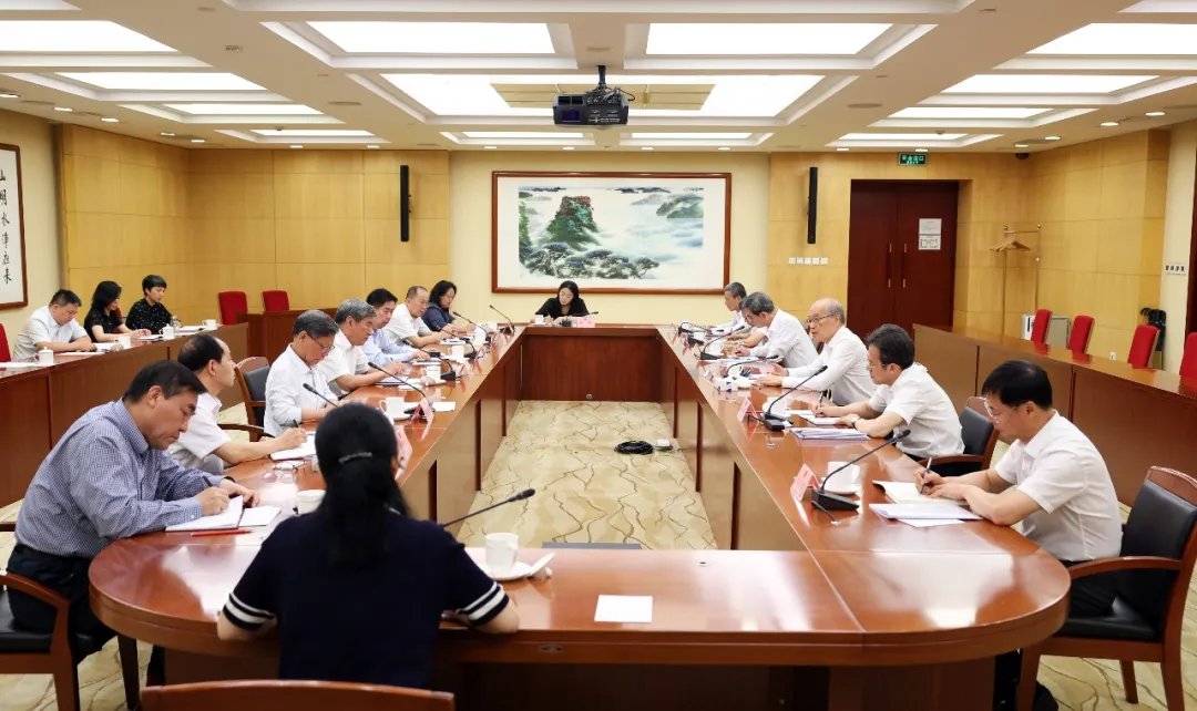自觉接受人大监督，是人民法院践行全过程人民民主的重要要求