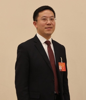 龚红果任邵阳市代理市长